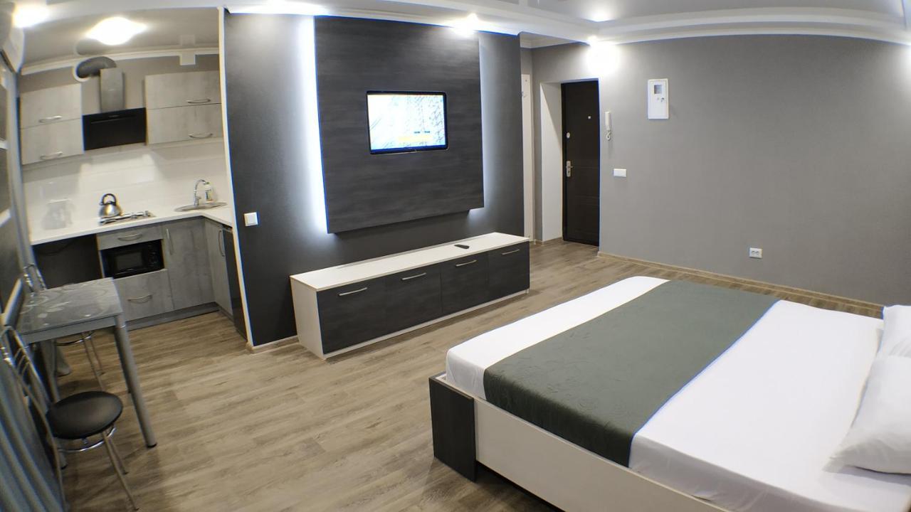 Двухкомнатный Люкс Центр Металлургов 19 Kr Apartments Krivoy Rog Ngoại thất bức ảnh
