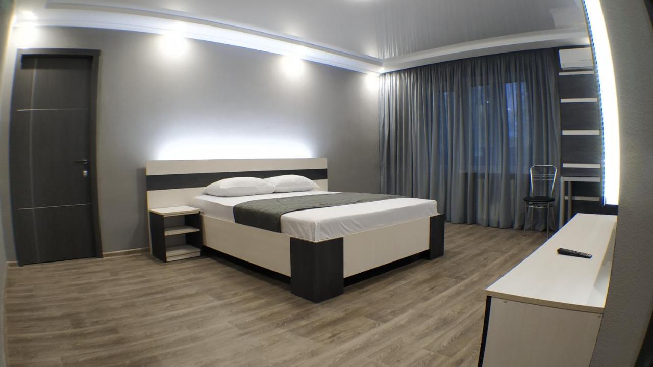 Двухкомнатный Люкс Центр Металлургов 19 Kr Apartments Krivoy Rog Ngoại thất bức ảnh