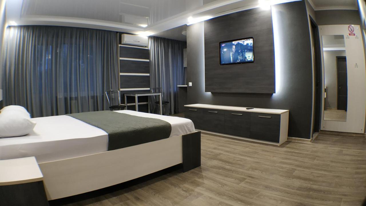 Двухкомнатный Люкс Центр Металлургов 19 Kr Apartments Krivoy Rog Ngoại thất bức ảnh