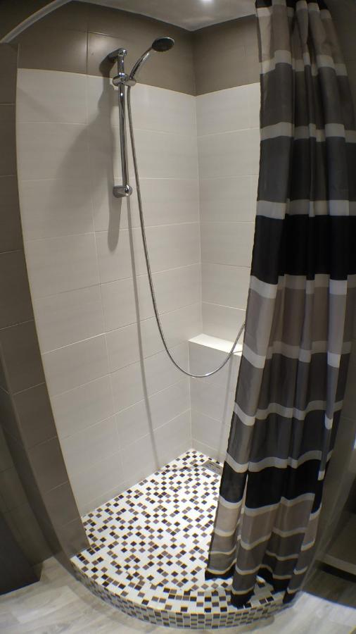 Двухкомнатный Люкс Центр Металлургов 19 Kr Apartments Krivoy Rog Ngoại thất bức ảnh